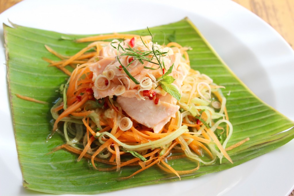 Wietnamska sałatka z łososiem 3